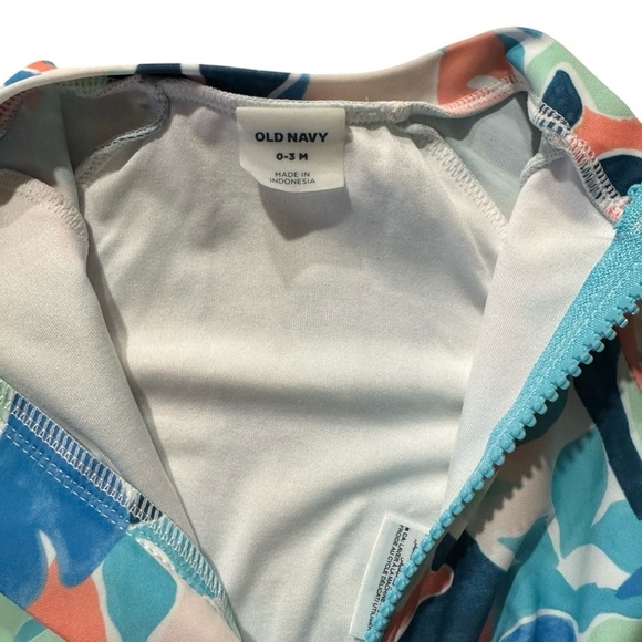 Old Navy Baby Girls Zip Front  Rashguard One-Piece Swimsuit Size 0-3 M UPF 50 - Picture 7 of 8